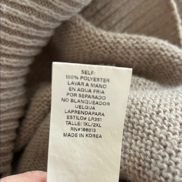 Elegant Women's Sweater in Soft Beige - Picture 5 of 5